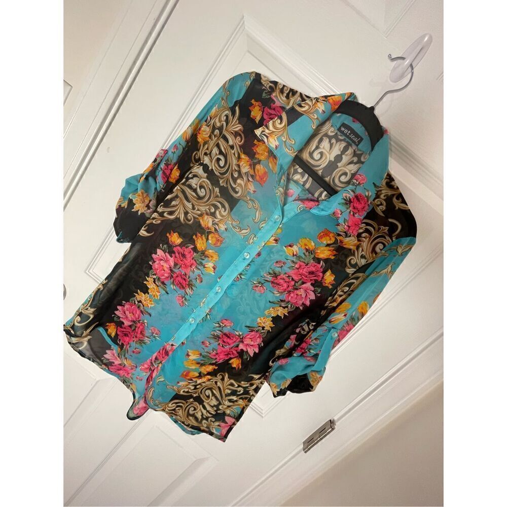 Wet Seal women’s blouse medium floral